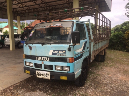 ขาย 6 ล้อ isuzi NKR 110 เเรงม้า รถห้างเเท้ มือเดียว ไม่เคยทำสี ยาว 4.3 เมตร