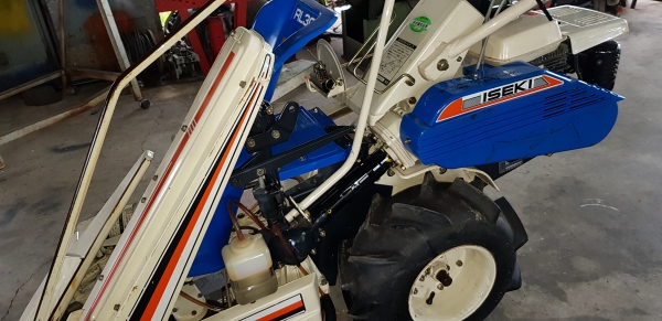 รถเกี่ยวข้าวมัดทิ้ง  สอบถามได้ครับ id 0819170852