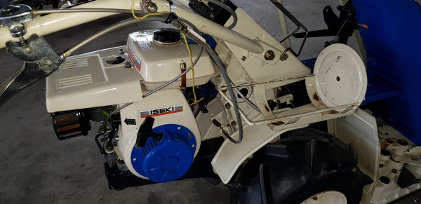 รถเกี่ยวข้าวมัดทิ้ง  สอบถามได้ครับ id 0819170852