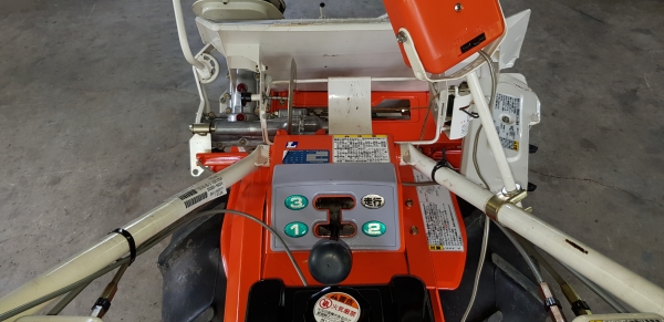 รถเกี่ยวข้าว 2 แถว พร้อมใช้งาน