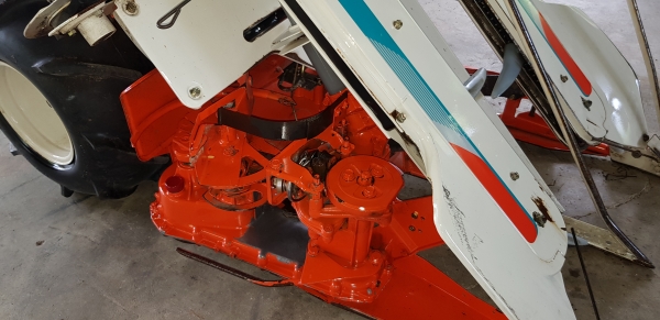 รถเกี่ยวข้าว 2 แถว พร้อมใช้งาน