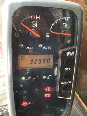 แบคโฮ ยี่ห้อ HITACHI   รุ่น ZX 200-1 รถใช้งาน 9,299 ชั่วโมง มีเล่มทะเบียน