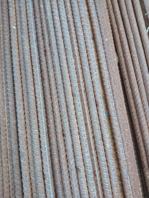 ขายเหล็กเส้นเก่า สภาพสวย ใช้งานได้ดี16 บาท โทร. 0814064505