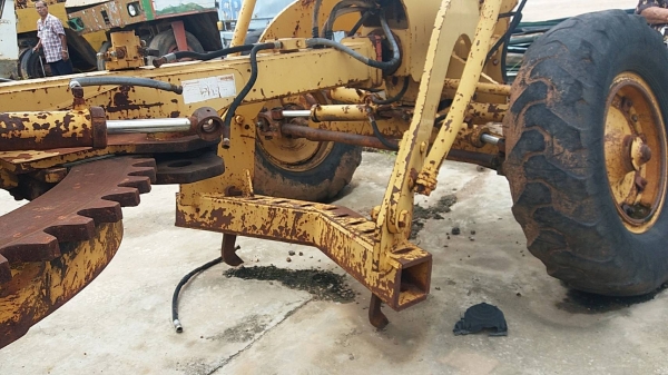 ขายแพ็คคู่ 650,000 รถเกรด CHAMPION 710A เล่มทะเบียน ตามสภาพ เครื่องครบแต่ ระบบเกียร์ไม่สมบูณร์ รถอยู่ พิษณุโลก 090-772-3710 090-772-3708 ขายแพ็คคู่ 650,000 รถเกรด CHAMPION 710A เล่มทะเบียน ตามสภาพ เครื่องครบแต่ ระบบเกียร์ไม่สมบูณร์ รถอยู่ พิษณุโลก 090-772-3710 090-772-3708