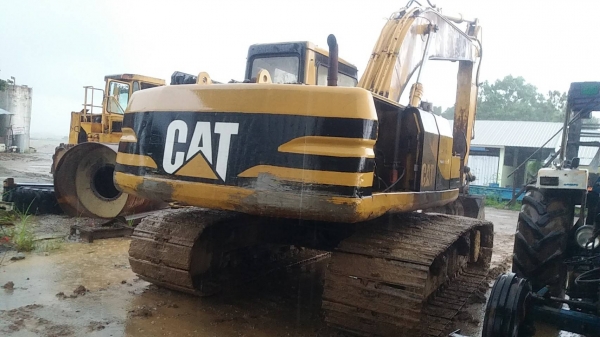 ขาย 365,000 CAT 320 V 2 ไฟฟ้าตัด เครื่องดี ปั้มต้องเช็ค เอวแน่น โซ่สวย รอนเลอร์ดี แผ่นแทรคสวย ตัวเดิ