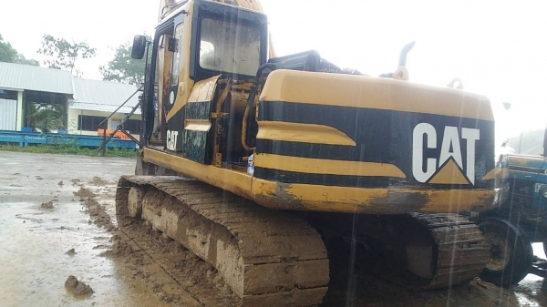 ขาย 365,000 CAT 320 V 2 ไฟฟ้าตัด เครื่องดี ปั้มต้องเช็ค เอวแน่น โซ่สวย รอนเลอร์ดี แผ่นแทรคสวย ตัวเดิ ขาย 365,000 CAT 320 V 2 ไฟฟ้าตัด เครื่องดี ปั้มต้องเช็ค เอวแน่น โซ่สวย รอนเลอร์ดี แผ่นแทรคสวย ตัวเดิ