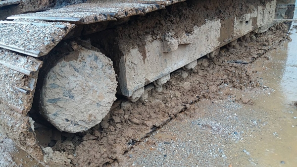 ขาย 365,000 CAT 320 V 2 ไฟฟ้าตัด เครื่องดี ปั้มต้องเช็ค เอวแน่น โซ่สวย รอนเลอร์ดี แผ่นแทรคสวย ตัวเดิ