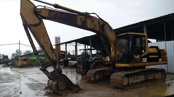 ขาย 365,000 CAT 320 V 2 ไฟฟ้าตัด เครื่องดี ปั้มต้องเช็ค เอวแน่น โซ่สวย รอนเลอร์ดี แผ่นแทรคสวย ตัวเดิ