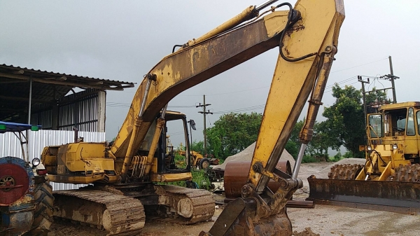 ขาย 365,000 CAT 320 V 2 ไฟฟ้าตัด เครื่องดี ปั้มต้องเช็ค เอวแน่น โซ่สวย รอนเลอร์ดี แผ่นแทรคสวย ตัวเดิ ขาย 365,000 CAT 320 V 2 ไฟฟ้าตัด เครื่องดี ปั้มต้องเช็ค เอวแน่น โซ่สวย รอนเลอร์ดี แผ่นแทรคสวย ตัวเดิ