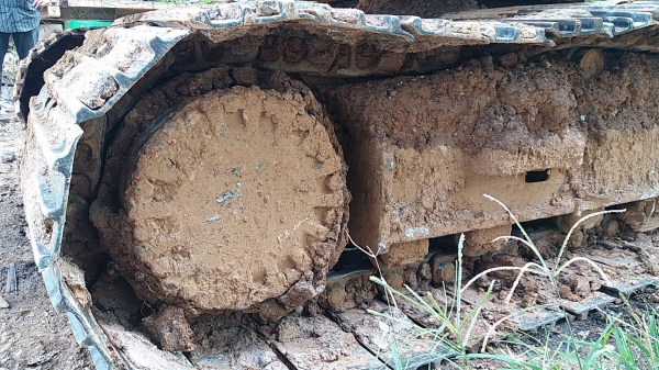 ขาย 465,000 CAT 320 B ไฟฟ้าตัด ปั้มแรง เครื่องอ่อน เอวแน่น โซ่ปานกลาง รอนเลอร์ดี แผ่นแทรคสวย ตัวเดิน