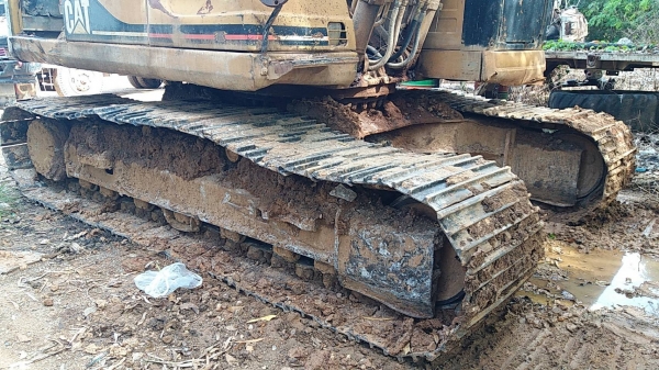 ขาย 465,000 CAT 320 B ไฟฟ้าตัด ปั้มแรง เครื่องอ่อน เอวแน่น โซ่ปานกลาง รอนเลอร์ดี แผ่นแทรคสวย ตัวเดิน