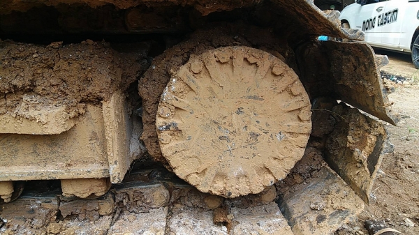 ขาย 465,000 CAT 320 B ไฟฟ้าตัด ปั้มแรง เครื่องอ่อน เอวแน่น โซ่ปานกลาง รอนเลอร์ดี แผ่นแทรคสวย ตัวเดิน