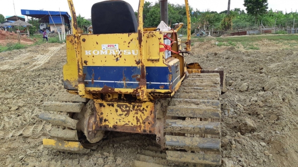 มี VDO ให้ชม. KOMATSU D20P-6 สไลใบมีดได้6ทิศทาง ราคา 145,000 มี VDO ให้ชม. KOMATSU D20P-6 สไลใบมีดได้6ทิศทาง ราคา 145,000