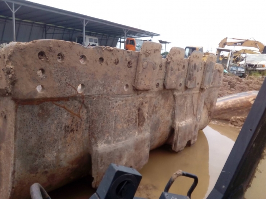 ขายบุ้งกี้รถตัก CAT-963-C เก่านอก สลัก70 มิล ความกว้าง 240 ซม.  ขายไม่แพงครับ