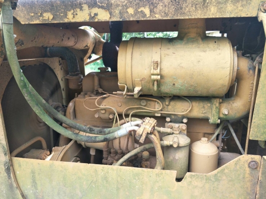 มี VDO ให้ชม.รถแทรคเตอร์ KOMATSU D50A-15 ห้องเลี้ยวแห้ง พร้อมเขาล้มไม้ ราคา 450000