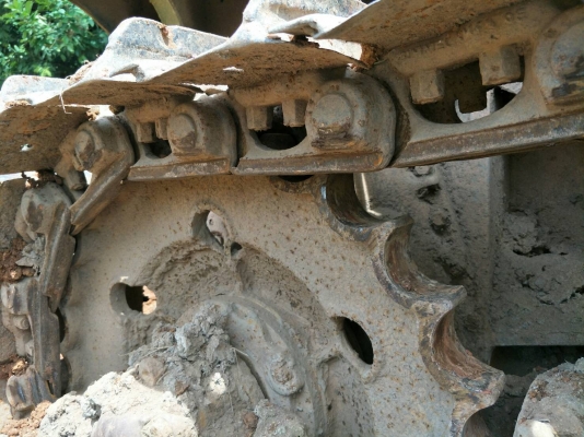 มี VDO ให้ชม.รถแทรคเตอร์ KOMATSU D50A-15 ห้องเลี้ยวแห้ง พร้อมเขาล้มไม้ ราคา 450000