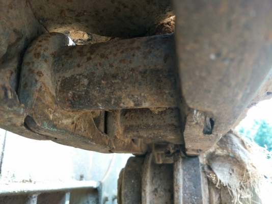 มี VDO ให้ชม.รถแทรคเตอร์ KOMATSU D50A-15 ห้องเลี้ยวแห้ง พร้อมเขาล้มไม้ ราคา 450000