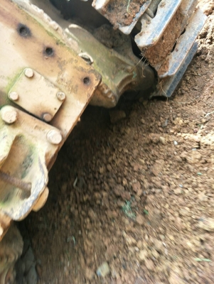 มี VDO ให้ชม.รถแทรคเตอร์ KOMATSU D50A-15 ห้องเลี้ยวแห้ง พร้อมเขาล้มไม้ ราคา 450000