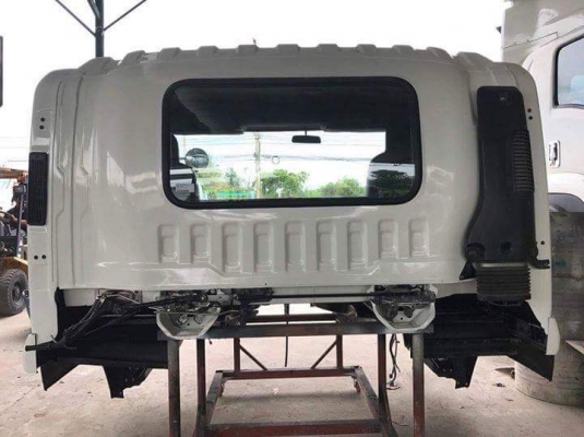 หัวรถยี่ห้อ ISUZU รุ่น 240/300 หัวรถยี่ห้อ ISUZU รุ่น 240/300