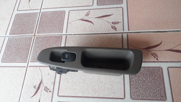 สวิทช์ กดขึ้น ลง กระจก VOLVO S40 ประตูหลังขางขวา สวิทช์ กดขึ้น ลง กระจก VOLVO S40 ประตูหลังขางขวา