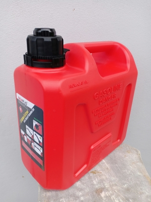 แกลลอนน้ำมัน seaflo ขนาด 5 ลิตร