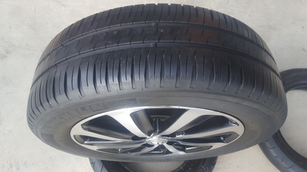 ขายล้อTOYOTA Vios หน้าเงาดำ พร้อมยาง 4 ล้อ ขายล้อTOYOTA Vios หน้าเงาดำ พร้อมยาง 4 ล้อ