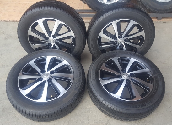 ขายล้อTOYOTA  Vios หน้าเงาดำ พร้อมยาง  4 ล้อ