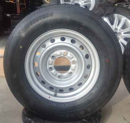 ล้อกะทะขอบ15 6รู139 ยาง195R15 ปี 15 4 ล้อ ล้อกะทะขอบ15 6รู139 ยาง195R15 ปี 15 4 ล้อ