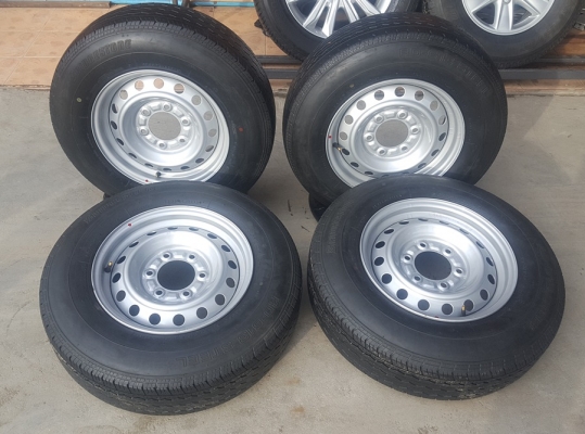 ล้อกะทะขอบ15 6รู139 ยาง195R15 ปี 15   4 ล้อ