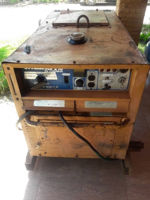 ขายตู้เชื่อมสนาม ยี่ห้อ Komatsu KW-270-X เครื่องยันม่าร์ เครื่องยนต์ 3TN72H1-DF ขนาด 3 สูบ แบต 12 โว ขายตู้เชื่อมสนาม ยี่ห้อ Komatsu KW-270-X เครื่องยันม่าร์ เครื่องยนต์ 3TN72H1-DF ขนาด 3 สูบ แบต 12 โว