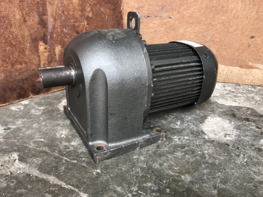 ขายมอเตอร์เกียร์ Mitsubishi 1HP. 380V อัตราทด 1:30 เพลาออกประมาณ 48 รอบต่อนาที สภาพสวยมาก หมุนนิ่ม พร้อมใช้งาน ขายมอเตอร์เกียร์ Mitsubishi 1HP. 380V อัตราทด 1:30 เพลาออกประมาณ 48 รอบต่อนาที สภาพสวยมาก หมุนนิ่ม พร้อมใช้งาน