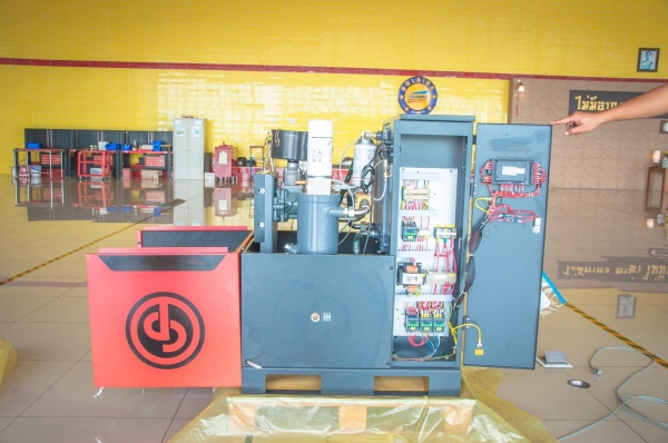 ปั้มลม Chicago Pneumatic USA ของใหม่ๆ ไม่เคยใช้งาน ปั้มลม Chicago Pneumatic USA ของใหม่ๆ ไม่เคยใช้งาน