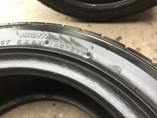 ยางซอฟ TOYO R1R 195-50-15 ปี 17 1 16 2 14 1 ครบชุด 4 เส้น 3500 สวยๆไม่บวมดอกยางเหลือเยอะเอาไปวิ่งกัน ยางซอฟ TOYO R1R 195-50-15 ปี 17 1 16 2 14 1 ครบชุด 4 เส้น 3500 สวยๆไม่บวมดอกยางเหลือเยอะเอาไปวิ่งกัน