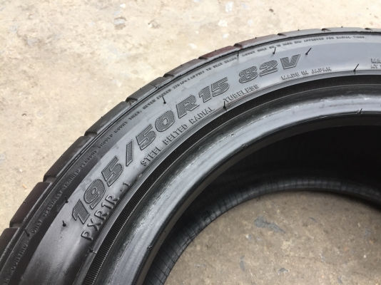 ยางซอฟ TOYO R1R 195-50-15 ปี 17 1 16 2 14 1 ครบชุด 4 เส้น 3500 สวยๆไม่บวมดอกยางเหลือเยอะเอาไปวิ่งกัน ยางซอฟ TOYO R1R 195-50-15 ปี 17 1 16 2 14 1 ครบชุด 4 เส้น 3500 สวยๆไม่บวมดอกยางเหลือเยอะเอาไปวิ่งกัน