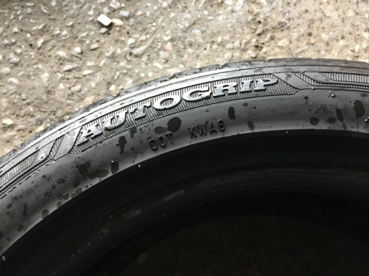 ยางAutogrip 195-50-15 ปี 13 2 เส้น 800 สวยๆไม่บวมดอกยางเหลือเยอะเอาไปวิ่งกันใด้อีกยาวค่ะ ยางAutogrip 195-50-15 ปี 13 2 เส้น 800 สวยๆไม่บวมดอกยางเหลือเยอะเอาไปวิ่งกันใด้อีกยาวค่ะ
