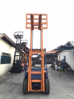 ขาย โฟรคลิฟท์  โตโยต้า รุ่น 5 เครื่องดีเซล 2.5 ตัน