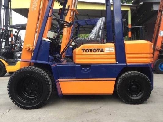 อาร์ ซี เอช โฟรคลิฟท์ ขาย โตโยต้า รุ่น 5 ดีเซล 2.5 ตัน