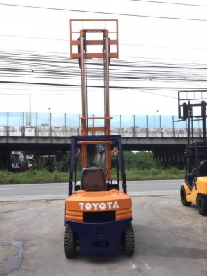 ขาย โฟรคลิฟท์ โตโยต้า รุ่น 5 ดีเซล 2.5 ตั