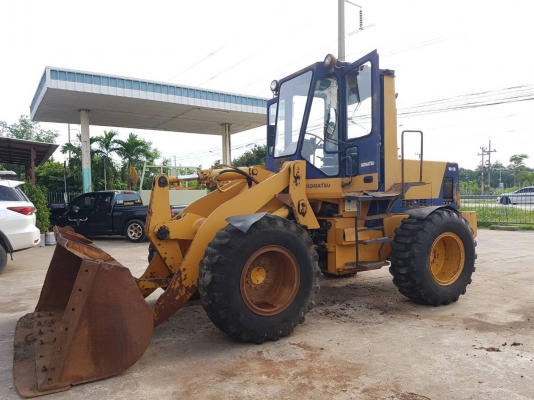 รถตักล้อยาง Komatsu WA180-1 พร้อมใช้งาน รถตักล้อยาง Komatsu WA180-1 พร้อมใช้งาน