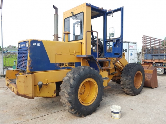 รถตักล้อยาง Komatsu WA180-1 พร้อมใช้งาน รถตักล้อยาง Komatsu WA180-1 พร้อมใช้งาน