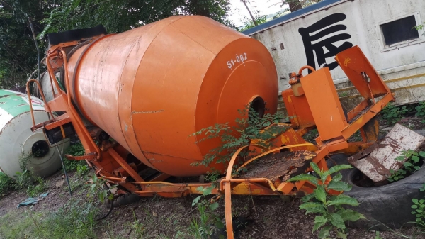 ลดล้างสต๊อก ขายตามสภาพ (S1-2)..โม่เก่านอก 2.5 คิว