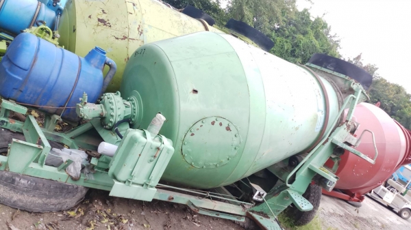 ลดล้างสต๊อกขายตามสภาพโม่เก่านอก 2.5 คิว ไม่มีปั้มไฮดรอลิค