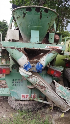 ลดล้างสต๊อกขายตามสภาพโม่เก่านอก 2.5 คิว ไม่มีปั้มไฮดรอลิค