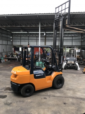 ขายและให้เช่ารถยกราคาเริ่มต้น 2500 ต่อวัน