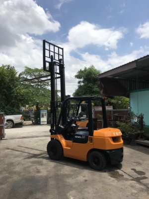 ขายและให้เช่ารถยกราคาเริ่มต้น 2500 ต่อวัน