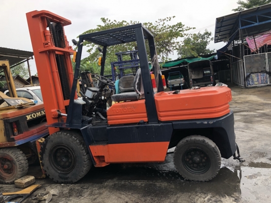 อาร์ ซี เอช โฟรคลิฟท์ ขาย โตโยต้า รุ่น 5 ดีเซล 4.5 ตัน