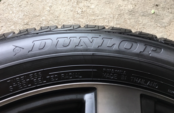ล้อแม็กป้ายแดง All New Fortuner TRD ขอบ 20 พร้อมยางป้ายแดง 265-50-20 Dunlop ปี 18 แม็กสวยกริ๊บ ตุ่มอลัง