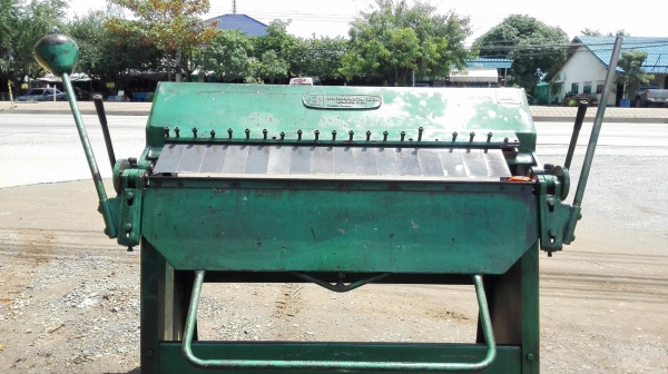 ขายเครื่องพับมือโยกอังกฤษ EDWARDS ENGLAND 4 ฟุต ถอดฟันได้