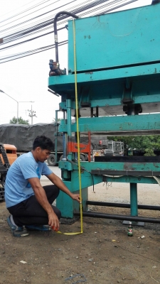 ปั้ม 4 เสา 100 ตัน พร้อมอุปกรณ์ ปั้ม 4 เสา 100 ตัน พร้อมอุปกรณ์