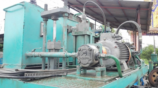 ปั้ม 4 เสา 100 ตัน พร้อมอุปกรณ์ ปั้ม 4 เสา 100 ตัน พร้อมอุปกรณ์